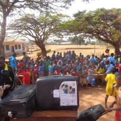 Da Bafut: 850 astucci dati a 850 bambini! Altro sogno!